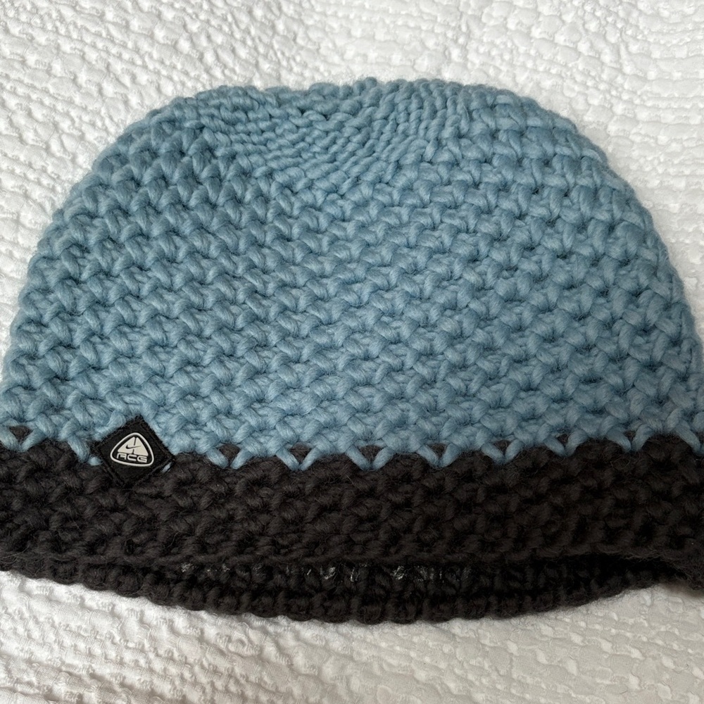 Vintage - Nike ACG Blue and Black Knit Beanie
